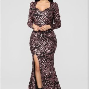 XS BRAND NEW DRESS FASHION NOVA W/ TAGS